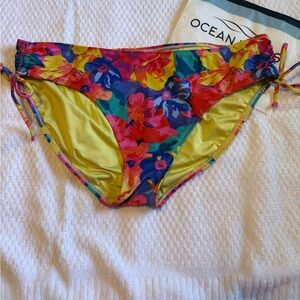 Floral Bikini Bottoms - Multicolor